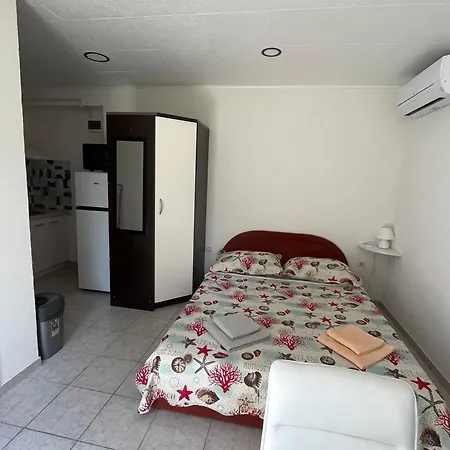 Apartment Eri Primosten Exterior photo