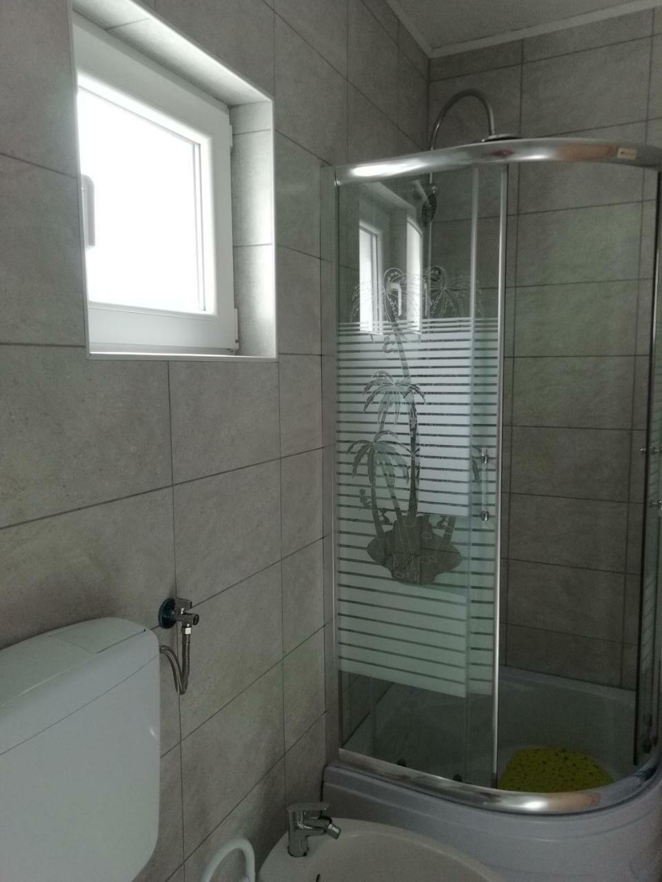 Apartman Eri *